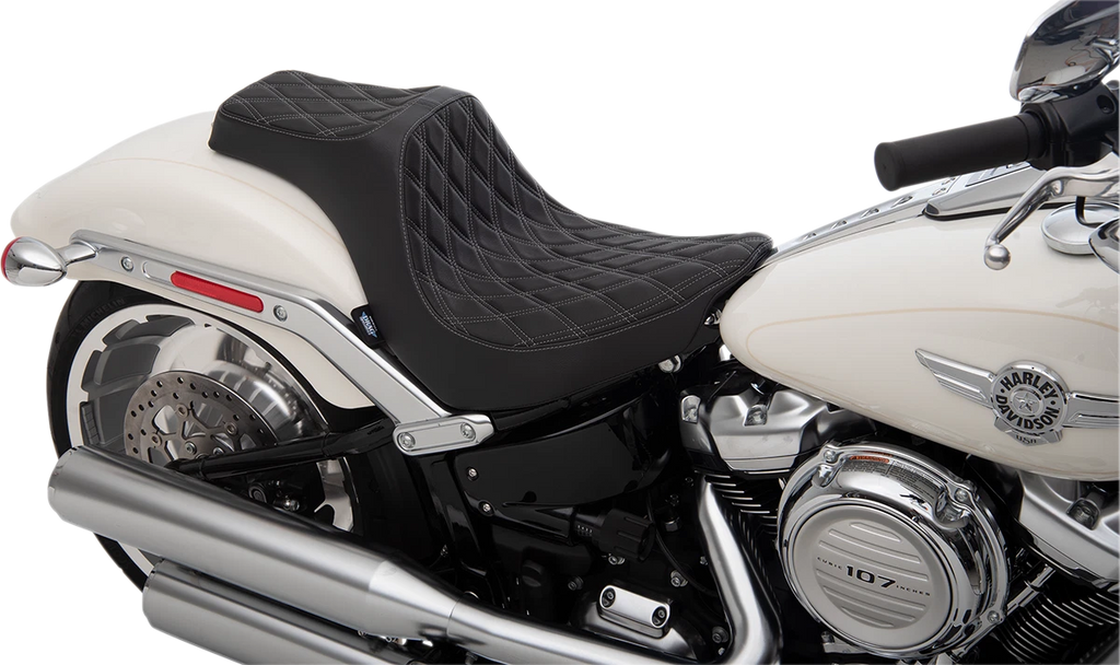 Predator III Seat for Harley-Davidson (2000–2023) - Double Diamond, Silver Stitching