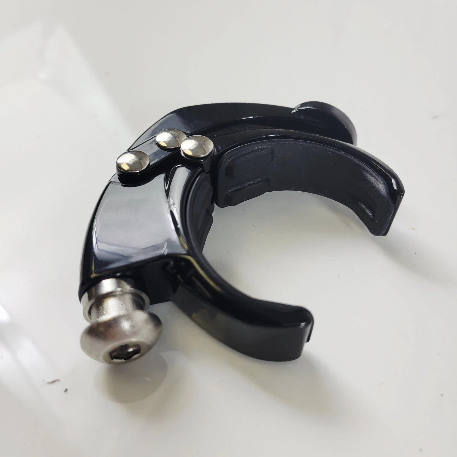 Quick Detach Windshield Clamp for Harley-Davidson Dyna Low Rider V-Rod (49MM)