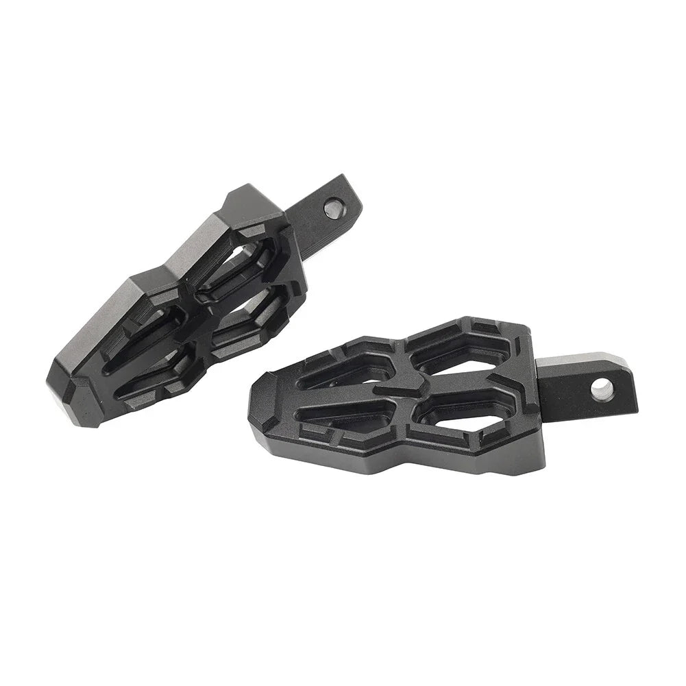 Rear Foot Pegs for QJMotor 350 400, Benelli TNT 600 300 302S (2015-2023)