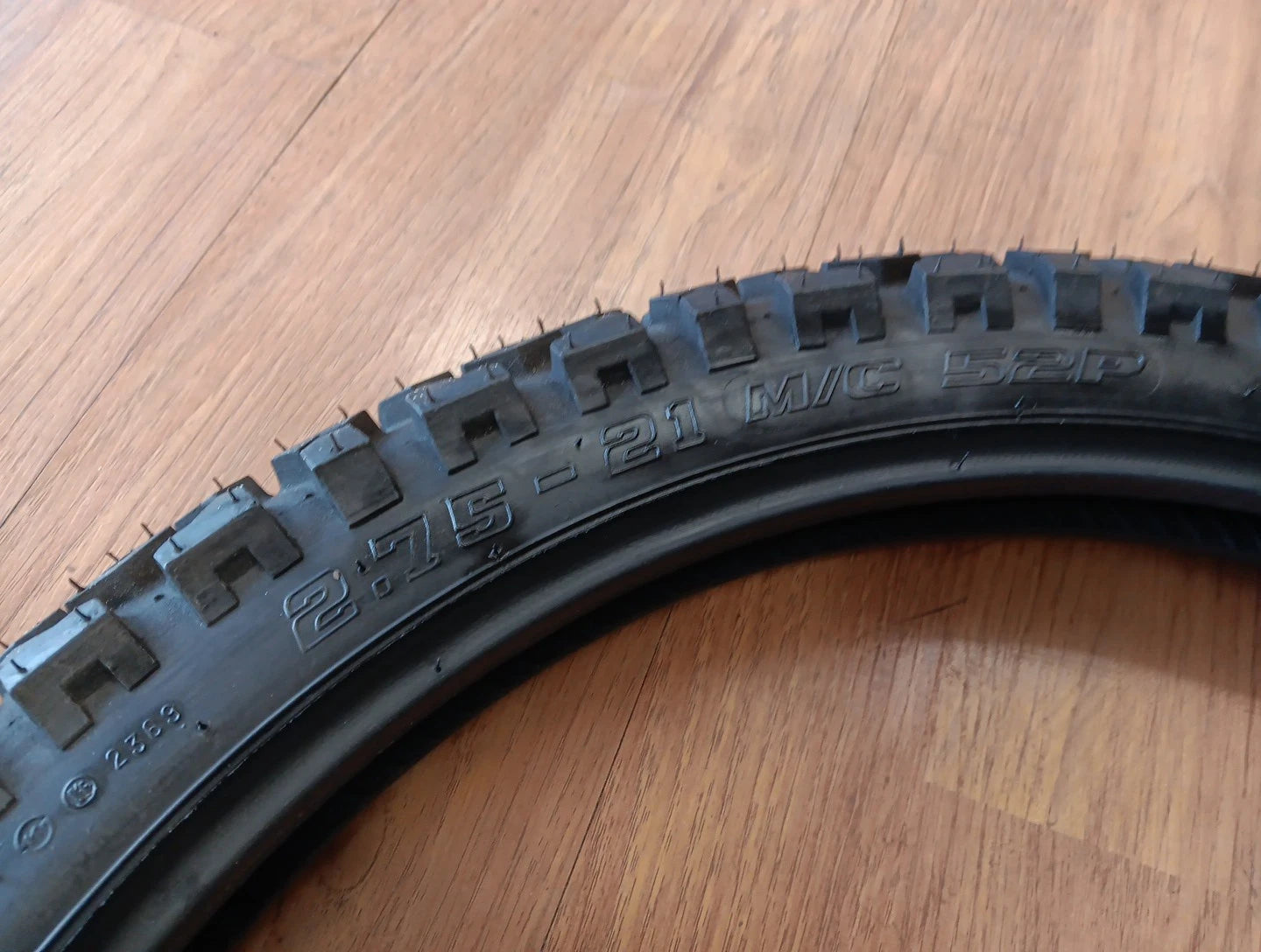 Shinko SR244 Goldenboy Tire 2.75-21 (New Old Stock)