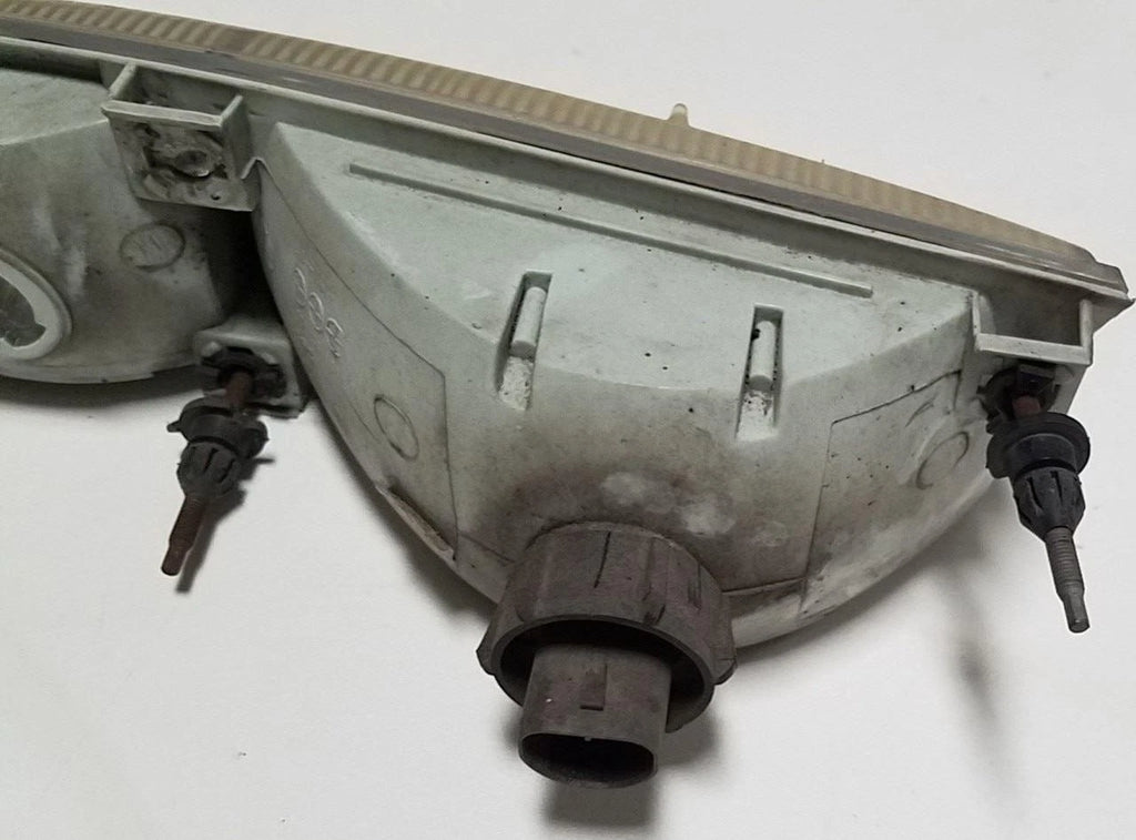 Headlight RH Passenger Side for Thunderbird (1994–1995) Grade B