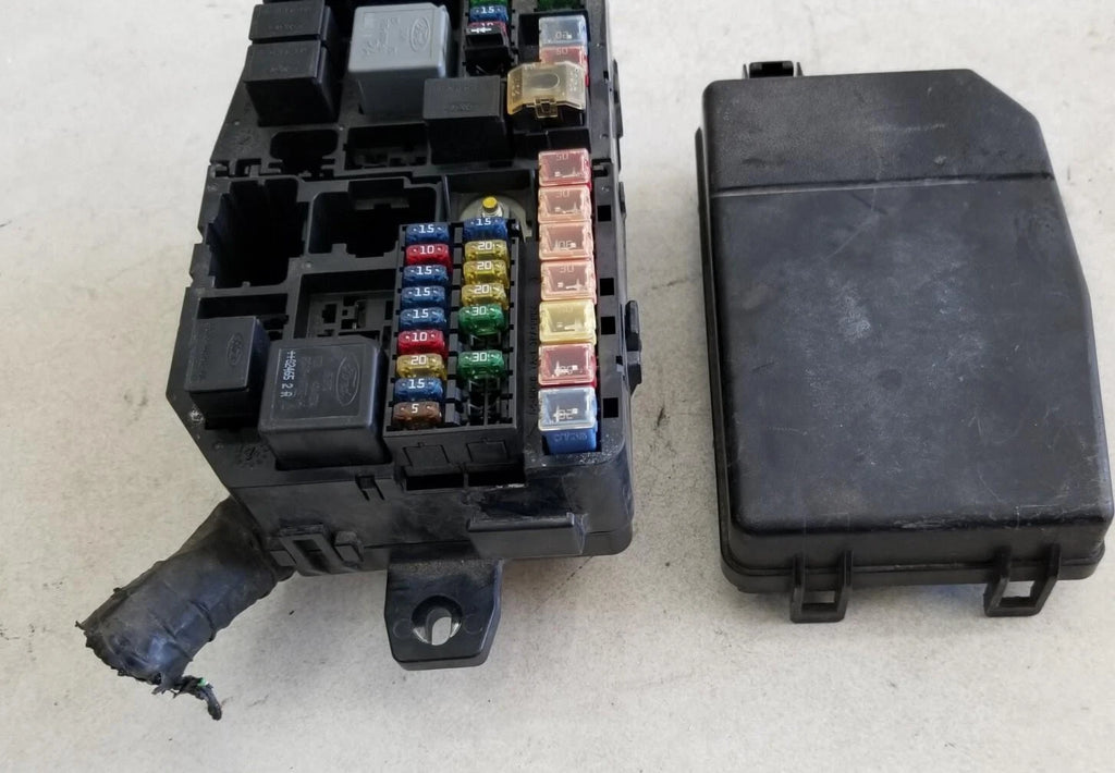 Engine Bay Fuse Relay Box for Jaguar X-Type (2002–2003)