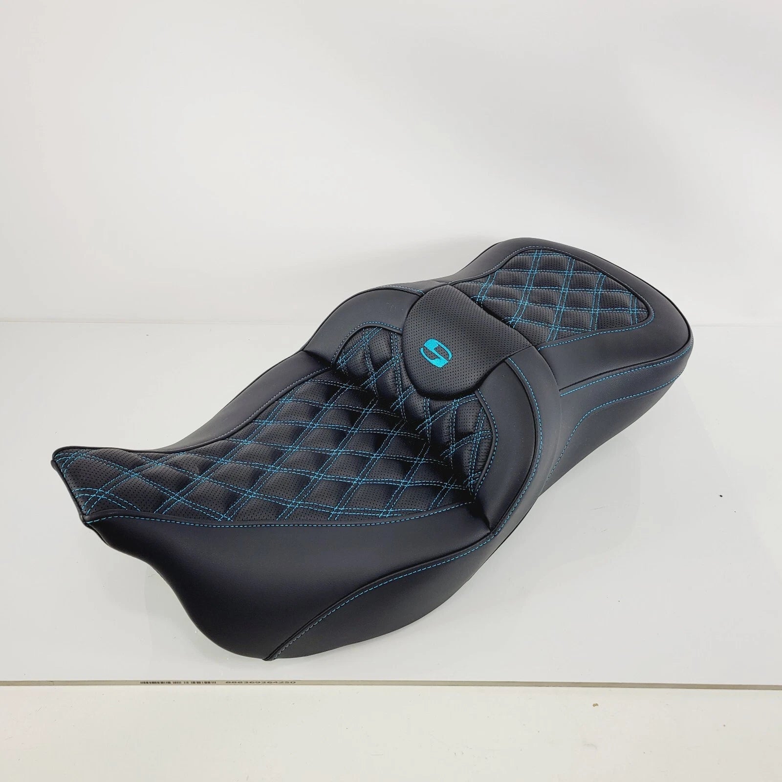 Saddlemen Roadsofa Seat for Harley-Davidson Touring (2008–2023) - Teal Lattice Stitch