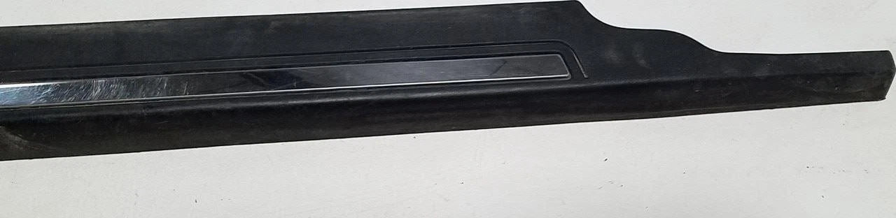 RH Lower Door Trim Panel for Lincoln Mark VIII (1997–1998)