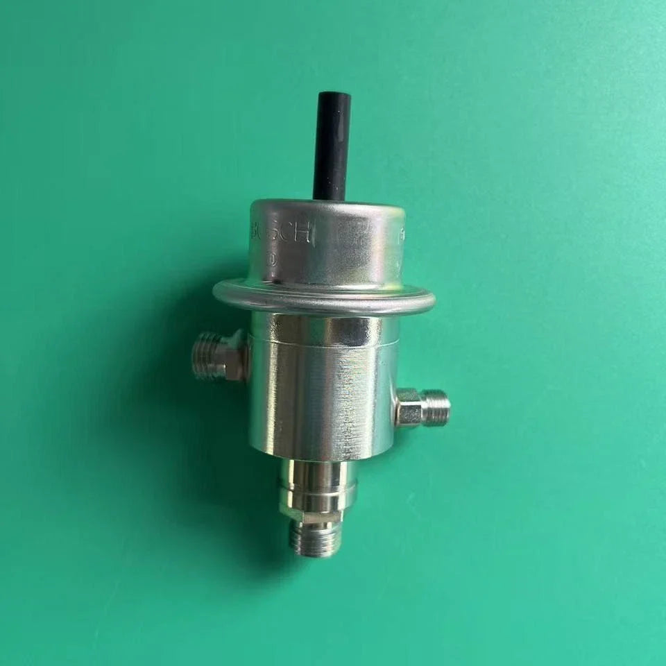 1Pc Fuel Injection Pressure Regulator for MB 190E/300SE/300SEL (1983–1993)