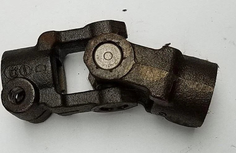 Steering Shaft Knuckle for Ford Thunderbird Cougar (1989–1995)