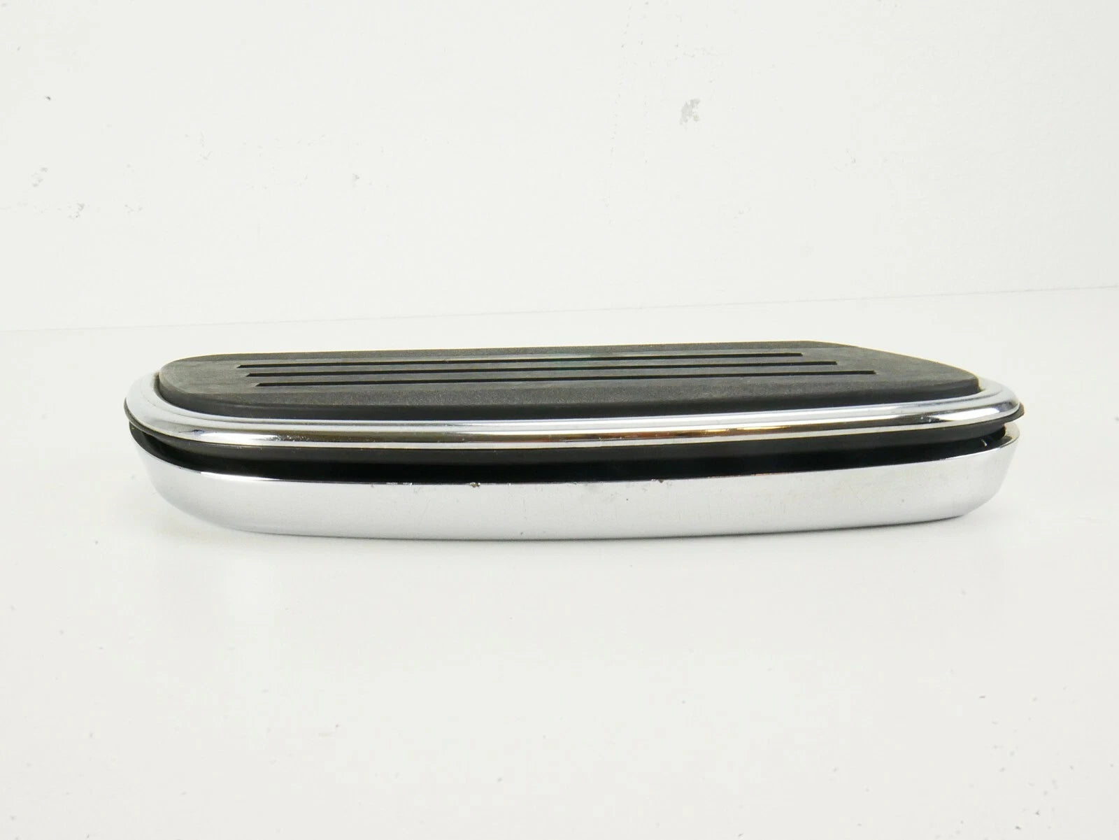 Left Chrome Passenger Floorboard for Harley-Davidson (Streamliner)