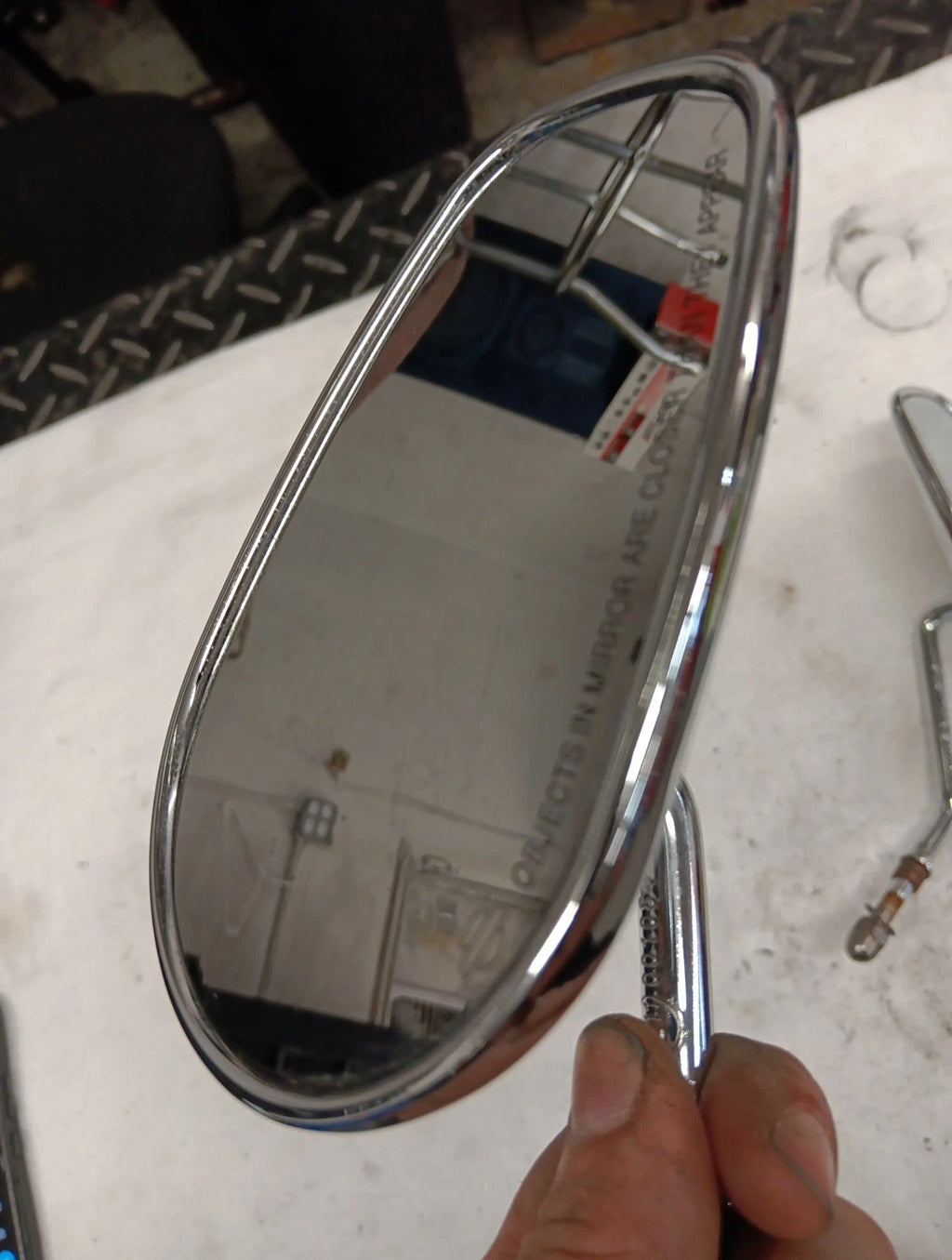 Set of 2 Teardrop Mirrors for Harley Davidson (OEM, Chrome)