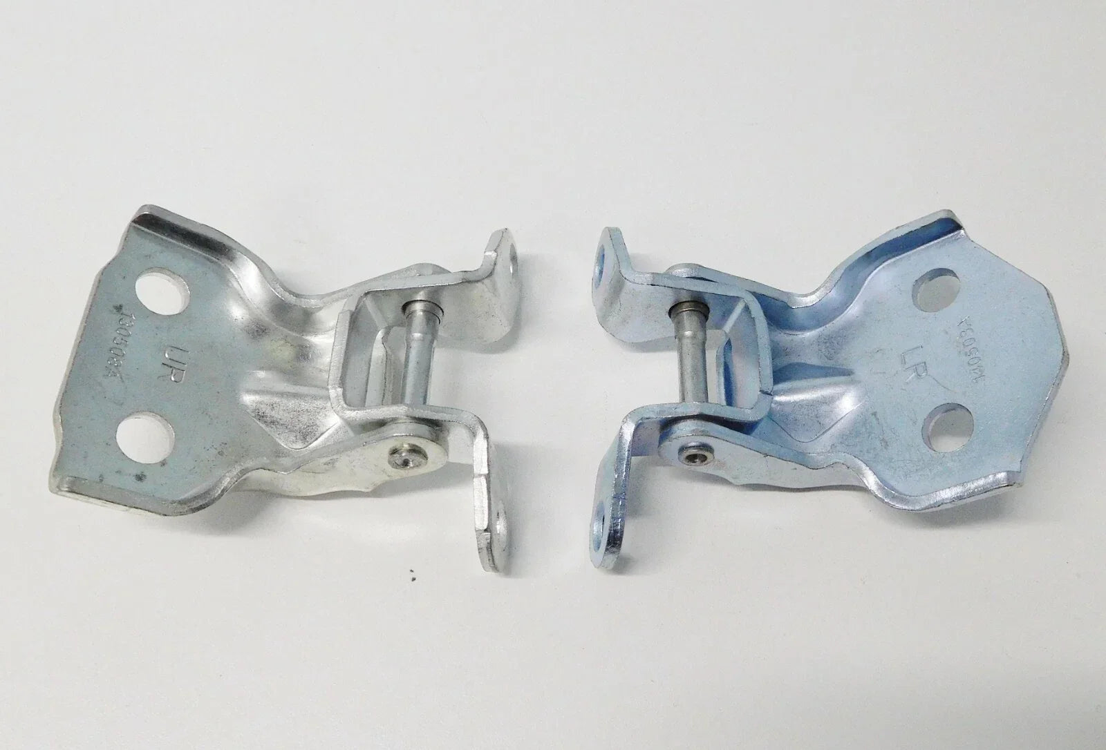 Front Right Hand Door Hinge Set for Holden RA Series Rodeo (2003-2012)