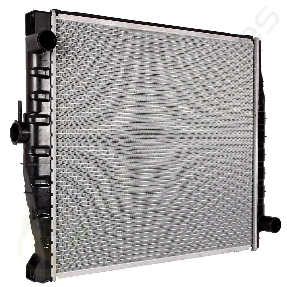 Aluminum Truck Radiator for NI UD 1800CS 2000 2300 2600 3000 3300 Series