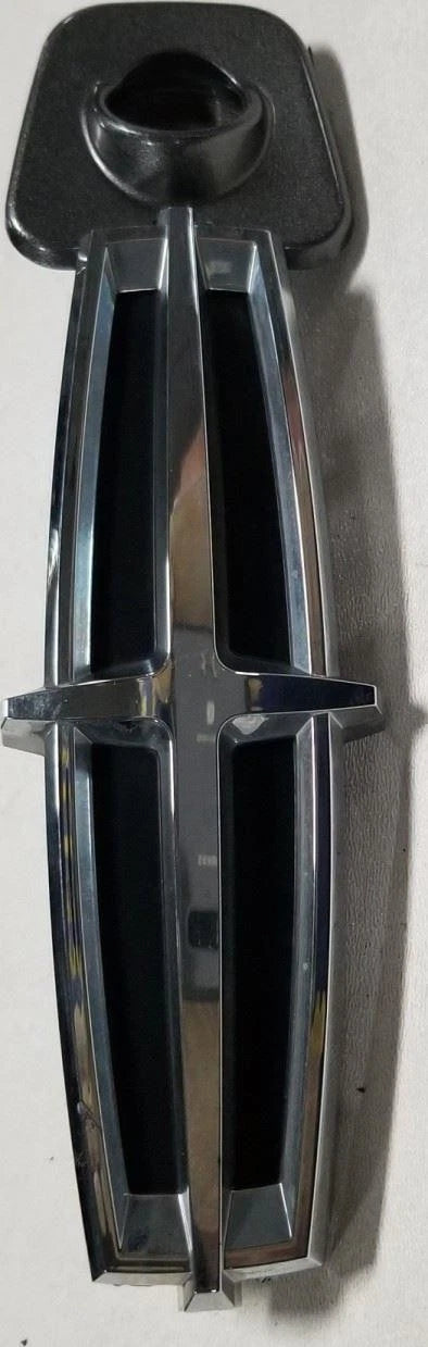 Trunk Lid Emblem with Camera Bracket for Lincoln MKZ (2010–2012)