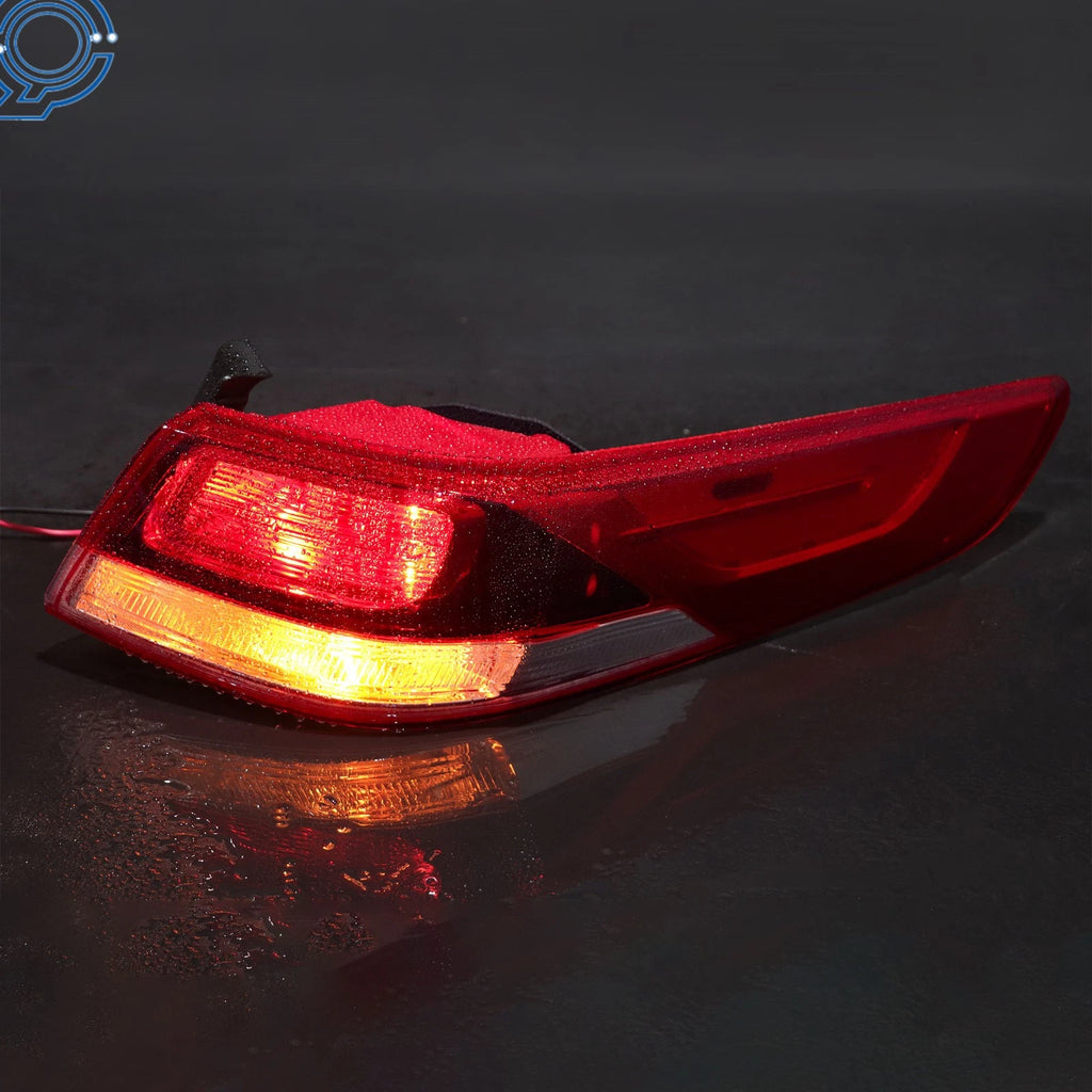 Right Halogen Tail Light Assembly for Kia Optima (2016–2018)