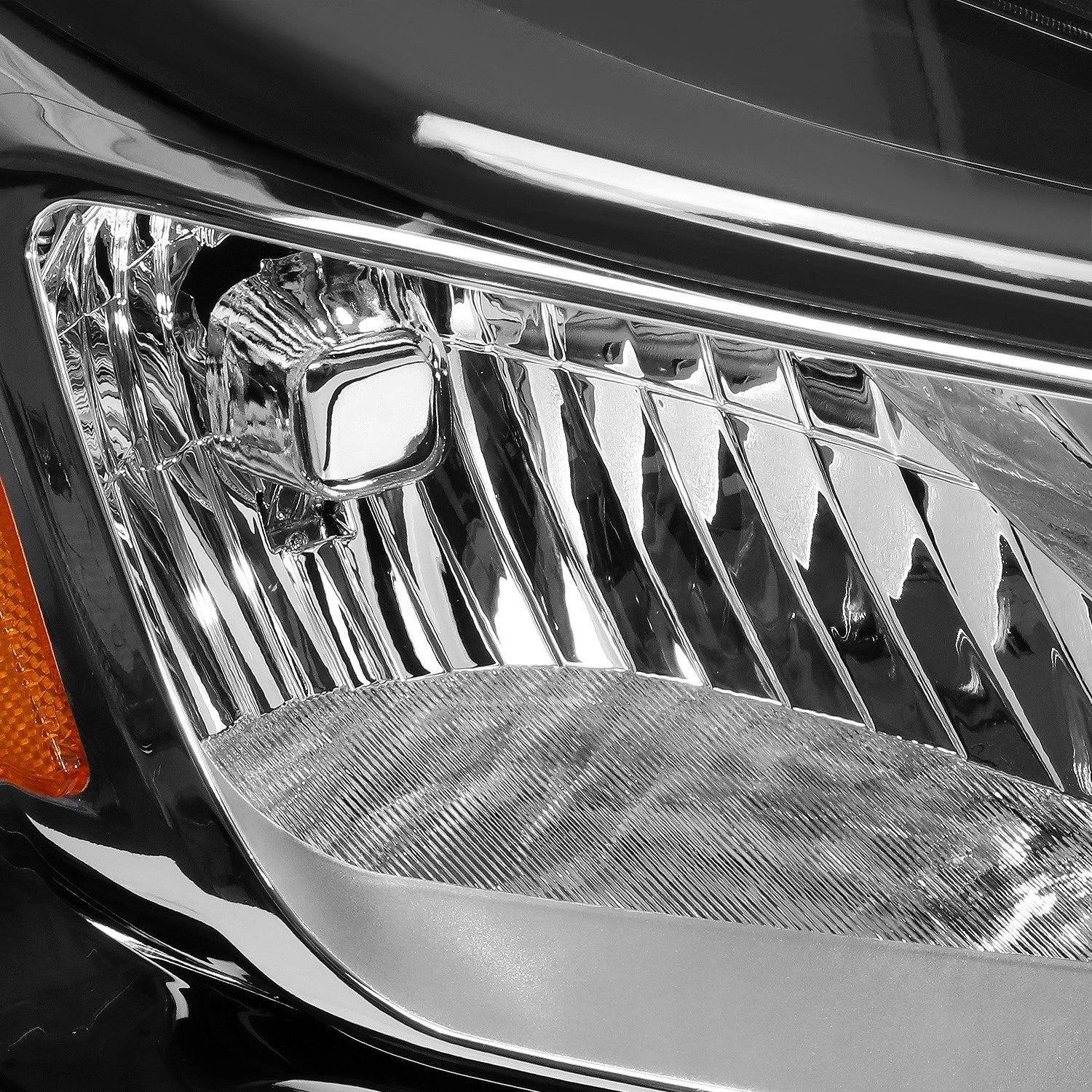 Right Side Headlight for Chevy Traverse (2013–2017) OE Style Black Housing