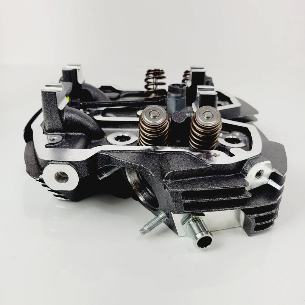 Right Cylinder Head for Harley-Davidson CVO (2014–2016) Water Cooled Black