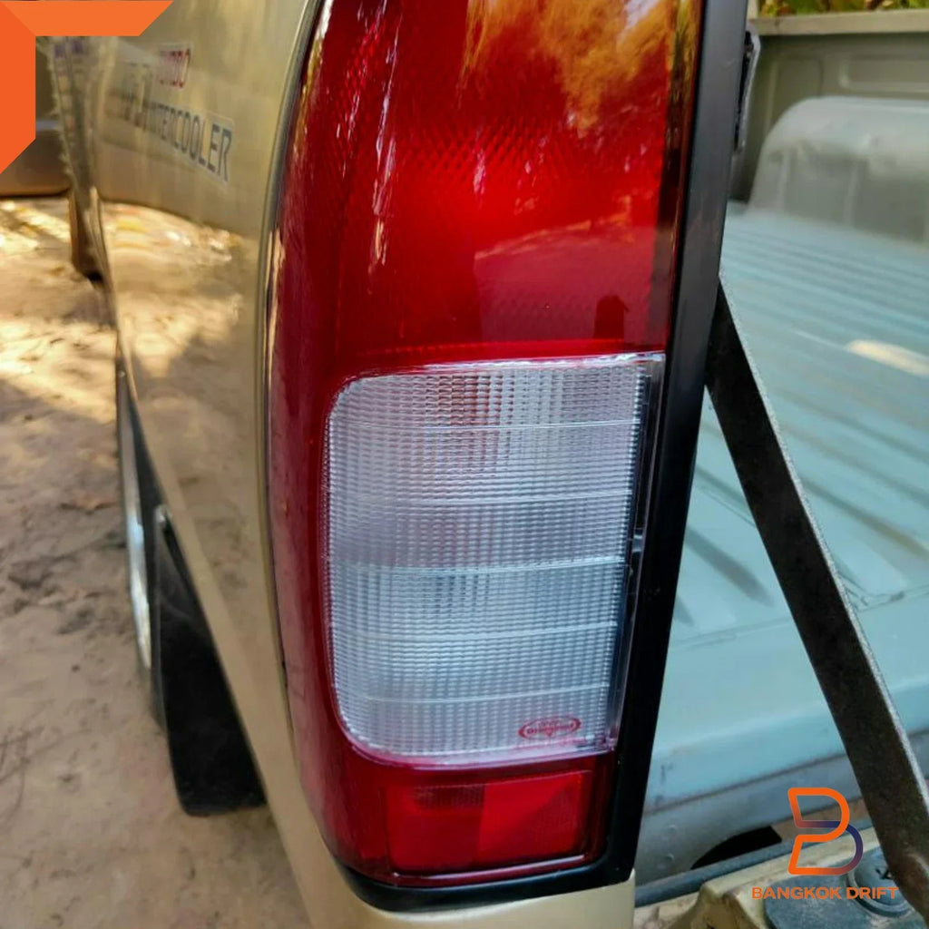 Rear Tail Light Lamp for Nissan Navara D22 (1998-2004)