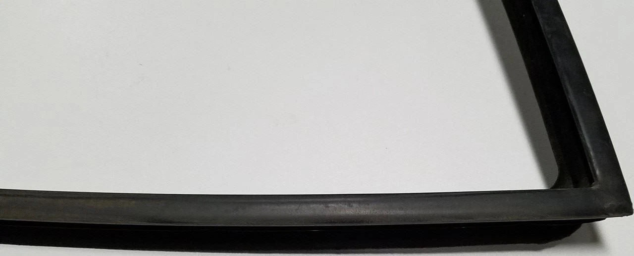 Door Glass Window Upper Molding RH for Lincoln Mark VIII (1993–1998)