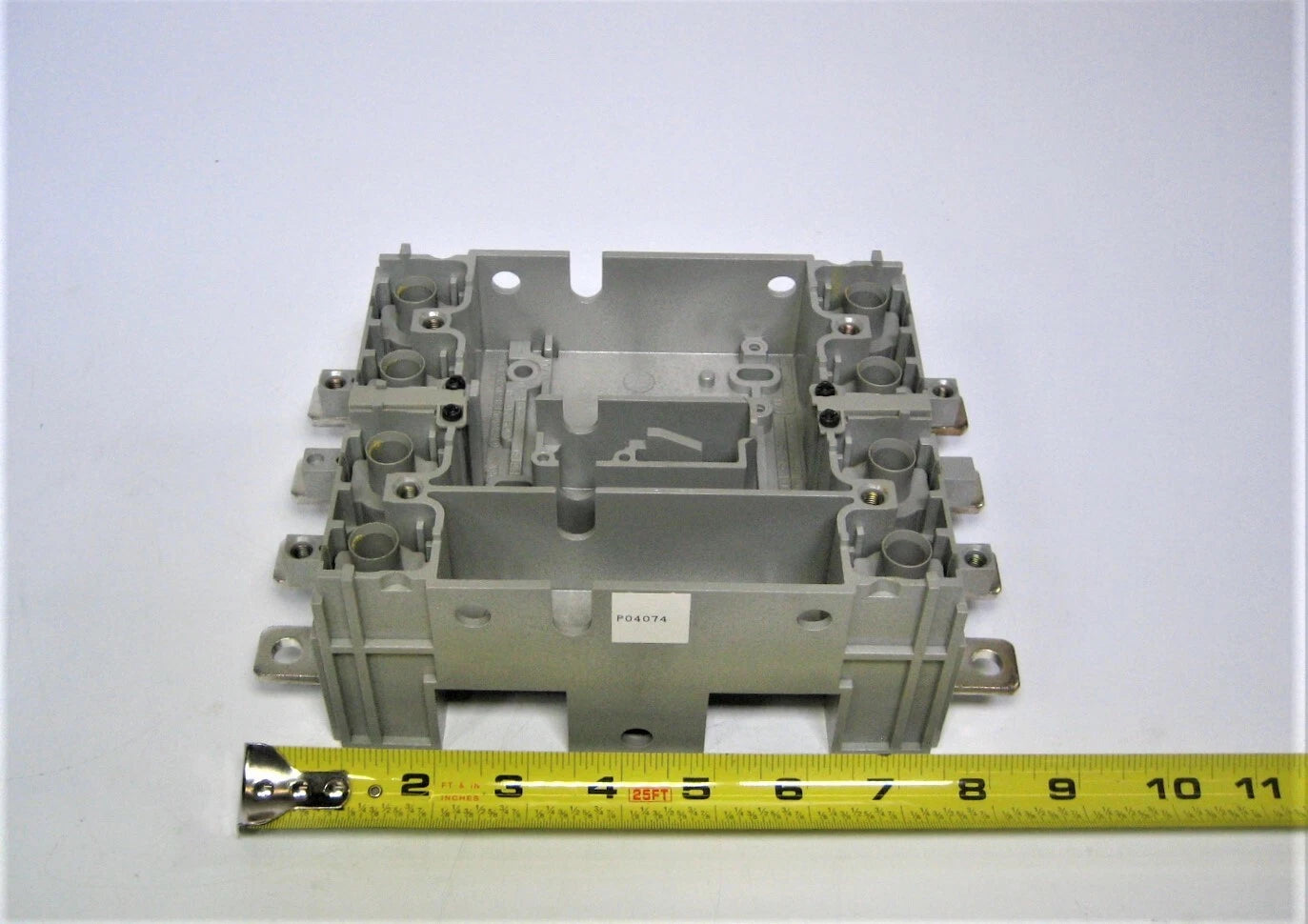 Merlin Gerin 29267 Compact NS100 160 250 4-P Plug-in Base Circuit Breaker