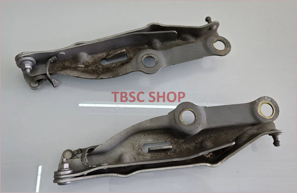 Hood Hinge Set for Lincoln Continental (1998–2002)