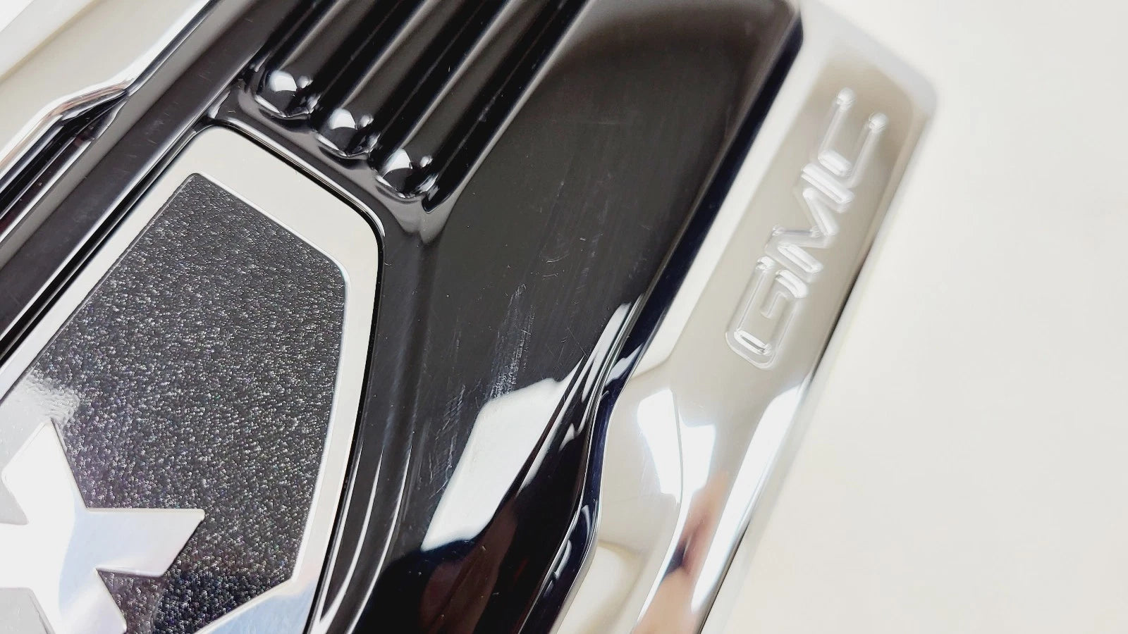 Left Fender Emblem Vent for GMC Sierra (2019–2026) Chrome Duramax Turbo Diesel 84431318