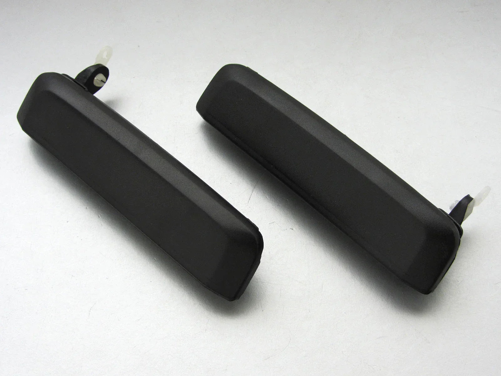 Black Outside Door Handle for Nissan Navara D21 Hardbody Pickup (1986-1997)