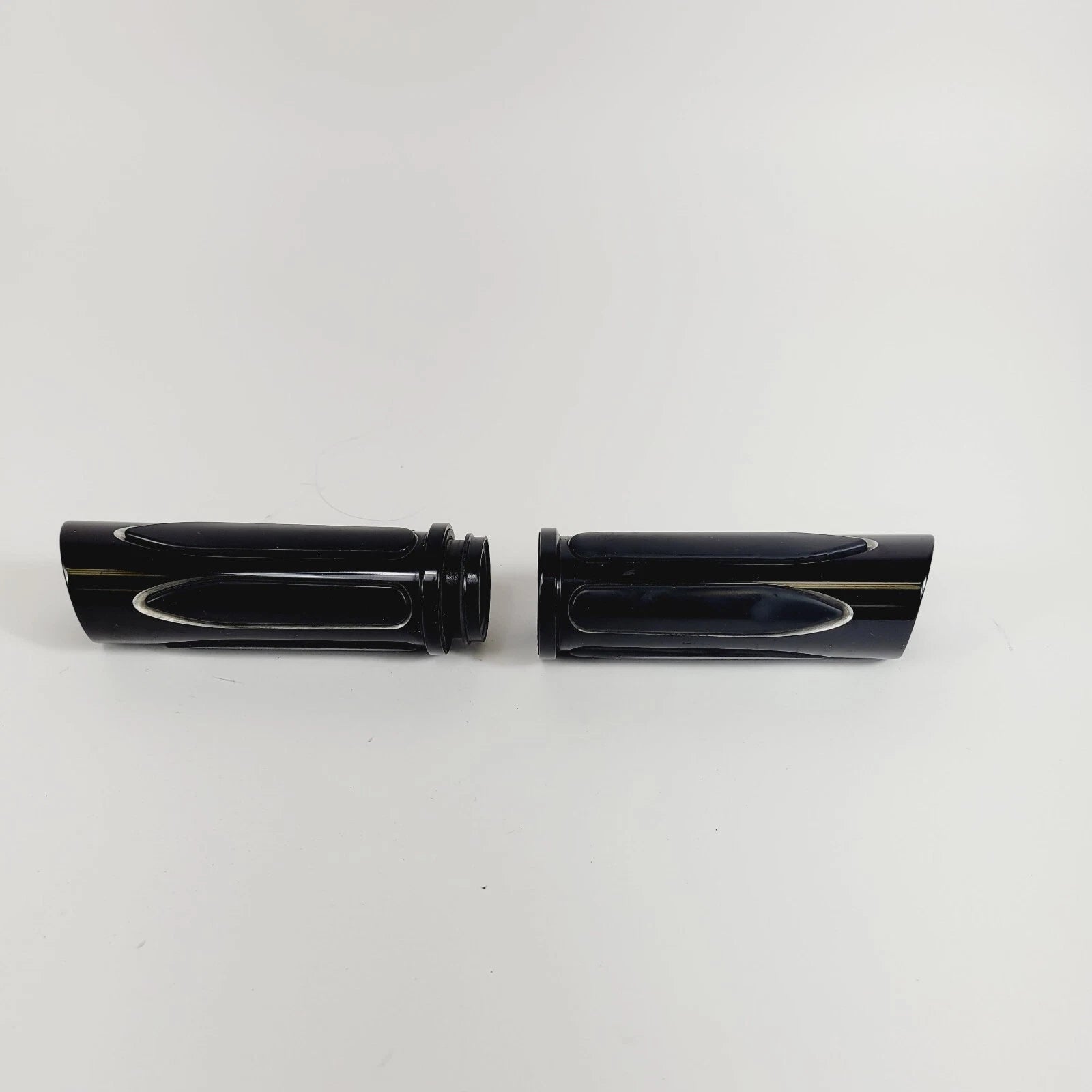 1'' Black CNC Handle Bar Grips for Harley Touring (2014–2023)