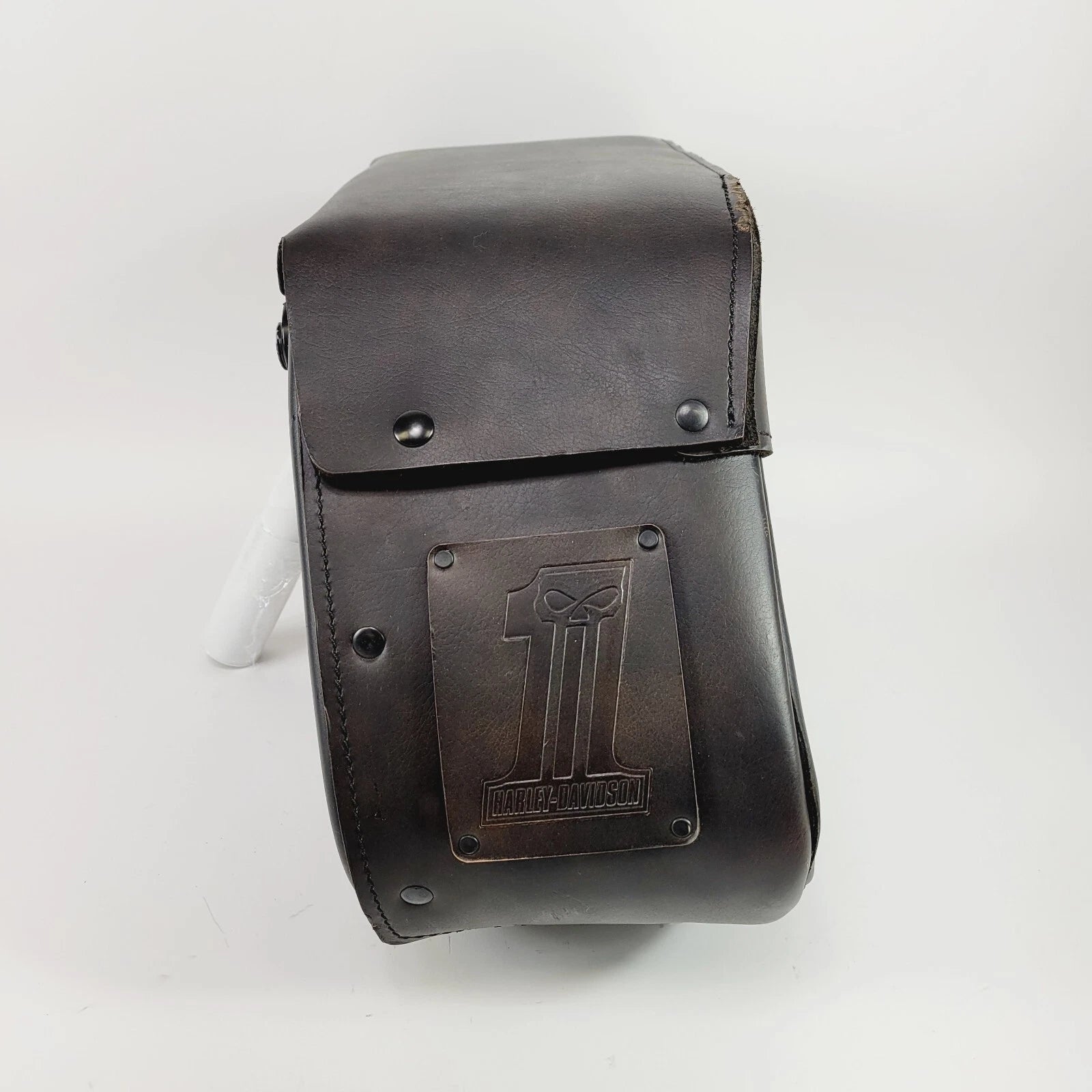 Right Side Skull Leather Saddlebag for Harley Dyna (2002–2017)