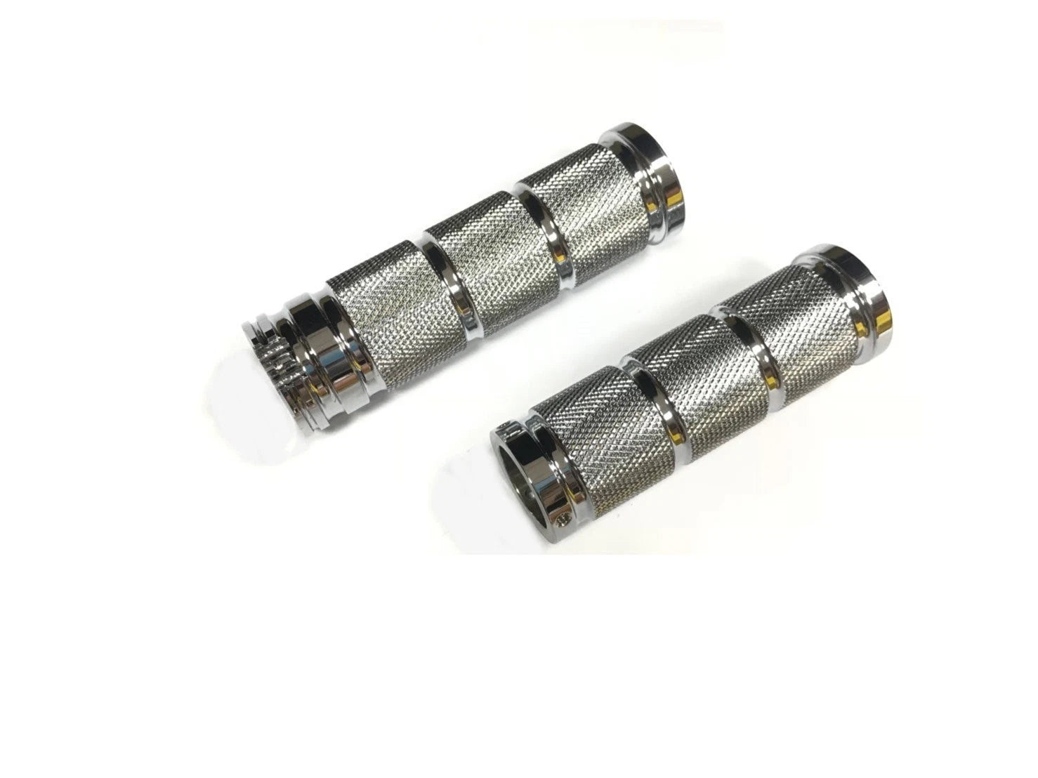 Set of 2 Retro Chrome Dual Cable Grips for V-Twin Motorcycles (2000–2023)