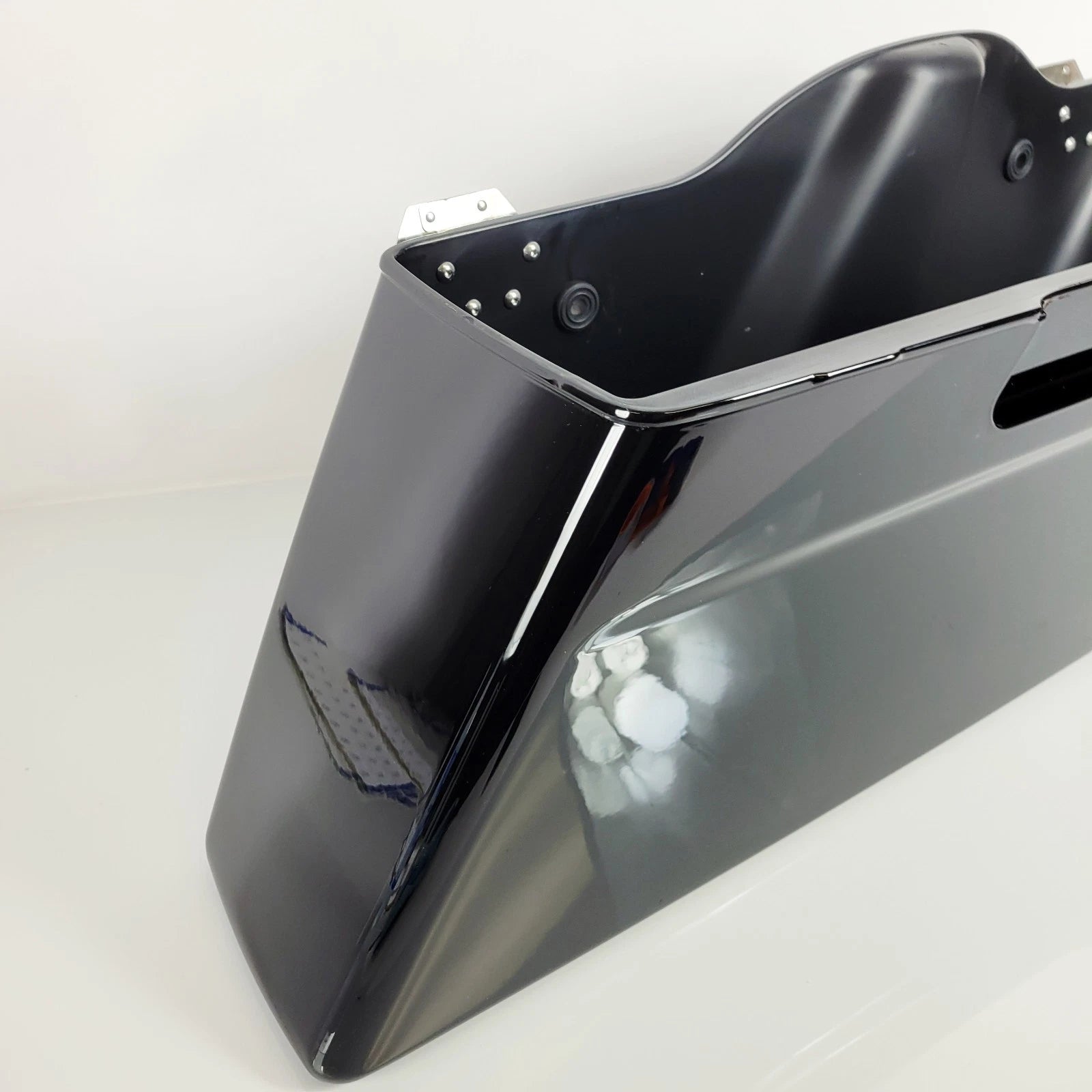 Left Side Saddlebag for Harley Touring (1995–2013) OEM 90867-95DH Vivid Black