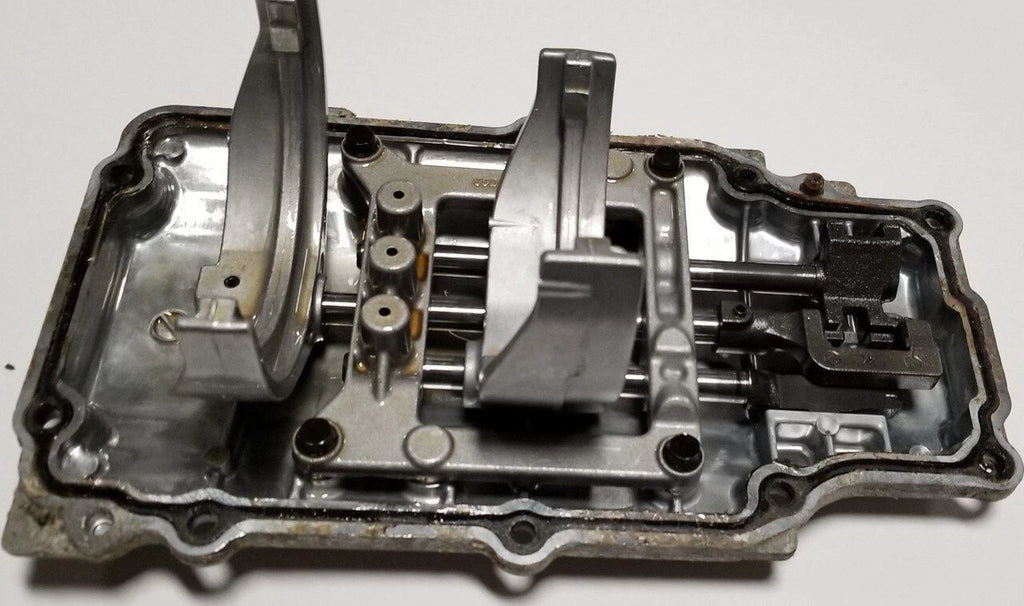 M5R2 RKE transmission cover with shift forks for Thunderbird SC (1989–1995)