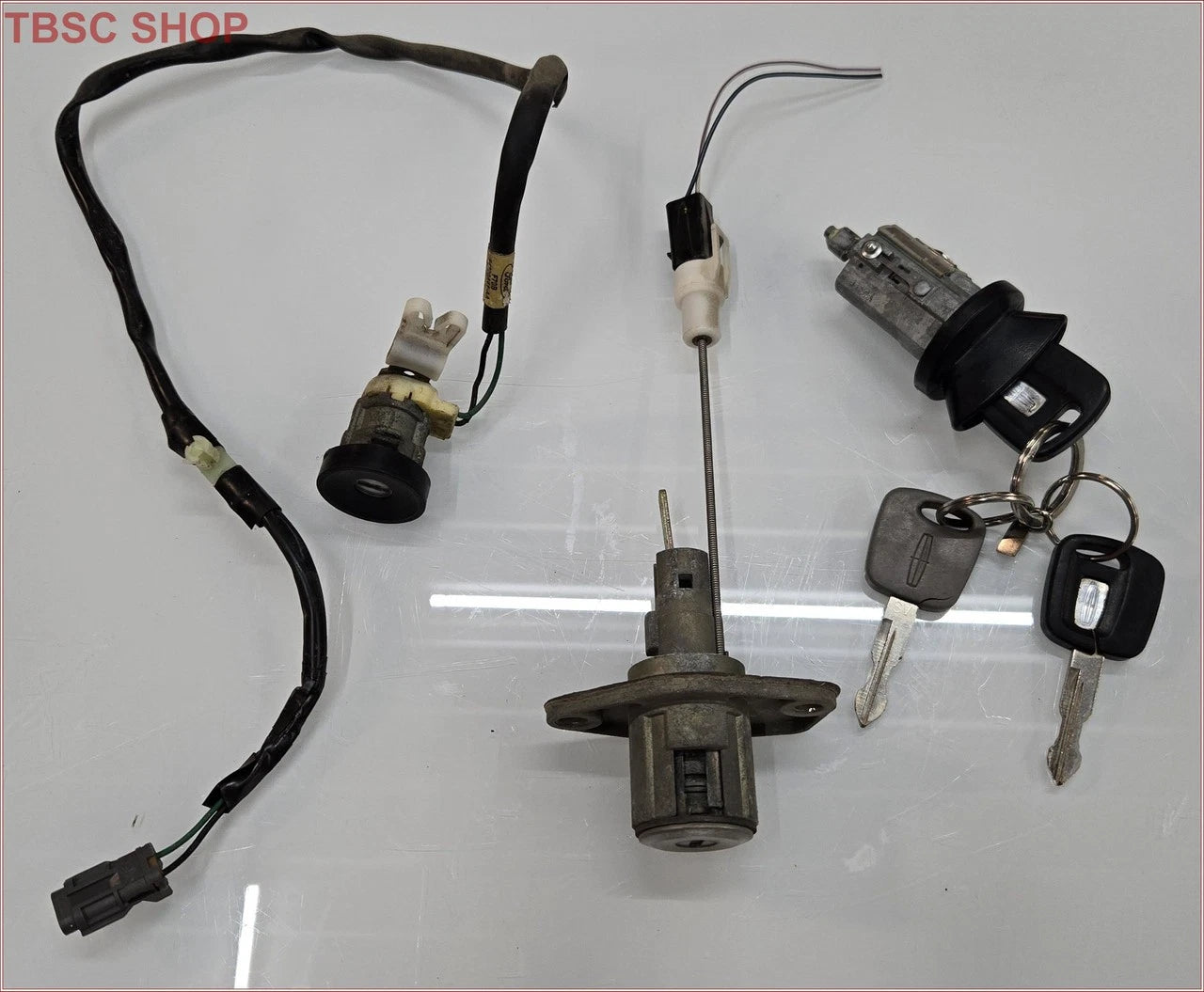 Door Trunk Ignition Lock Set with Keys for Lincoln Continental (1998–2002)