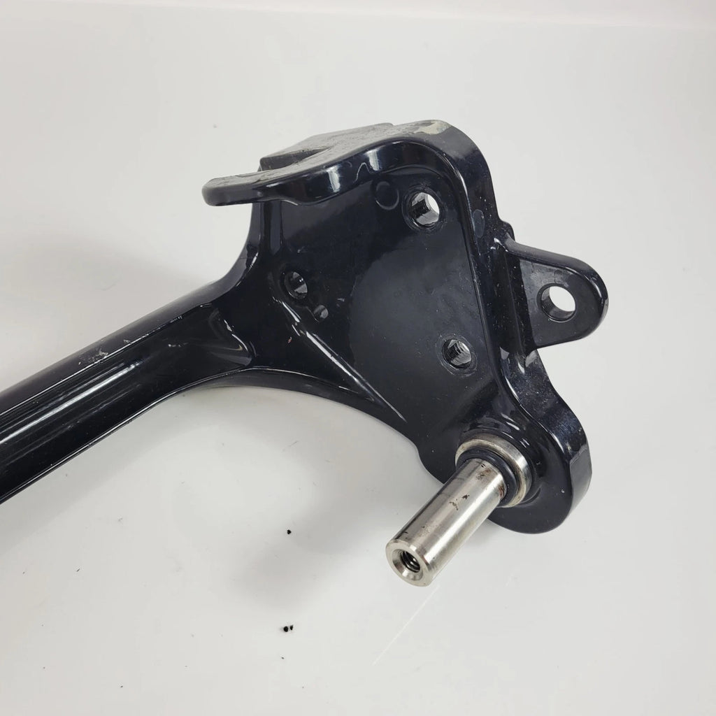 OEM Forward Control Right Footpeg Bracket for Harley Softail Heritage Classic (2005–2017)