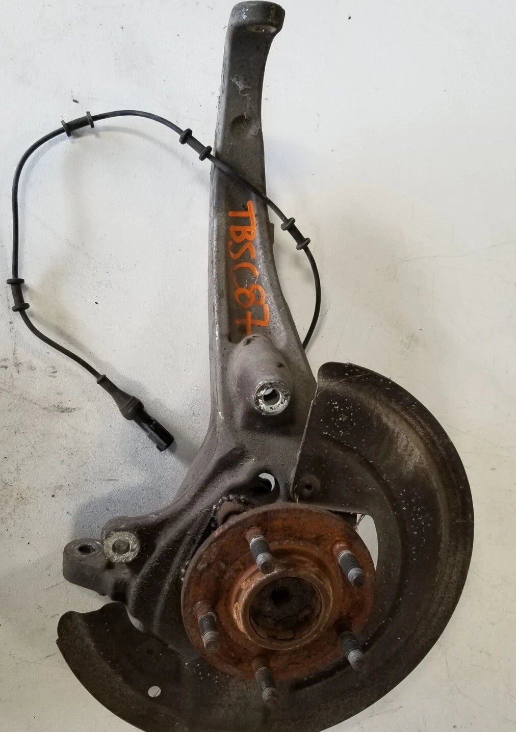 Front Spindle with Wheel Hub RH for Lincoln LS (2000–2002) XW43-3K185-A