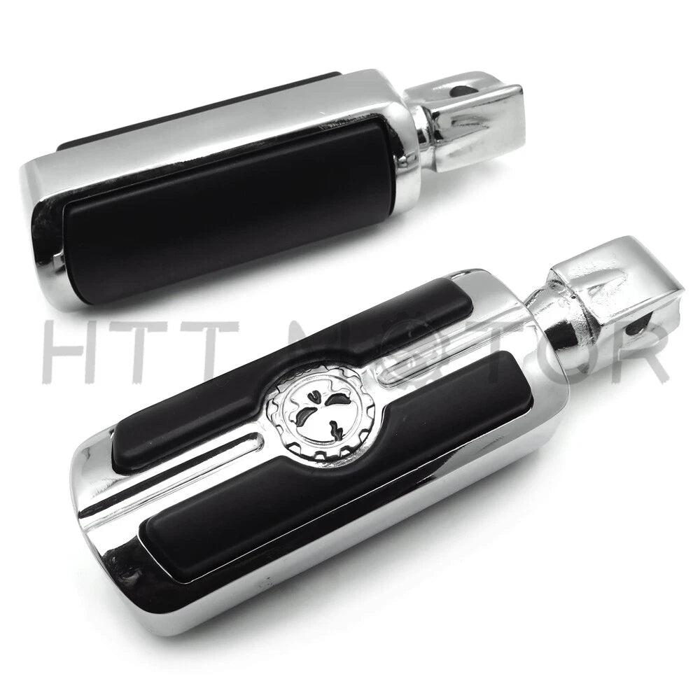 Chrome Gear Skull Footpegs for Suzuki Marauder 1600, Yamaha Virago 250 (2000–2005)