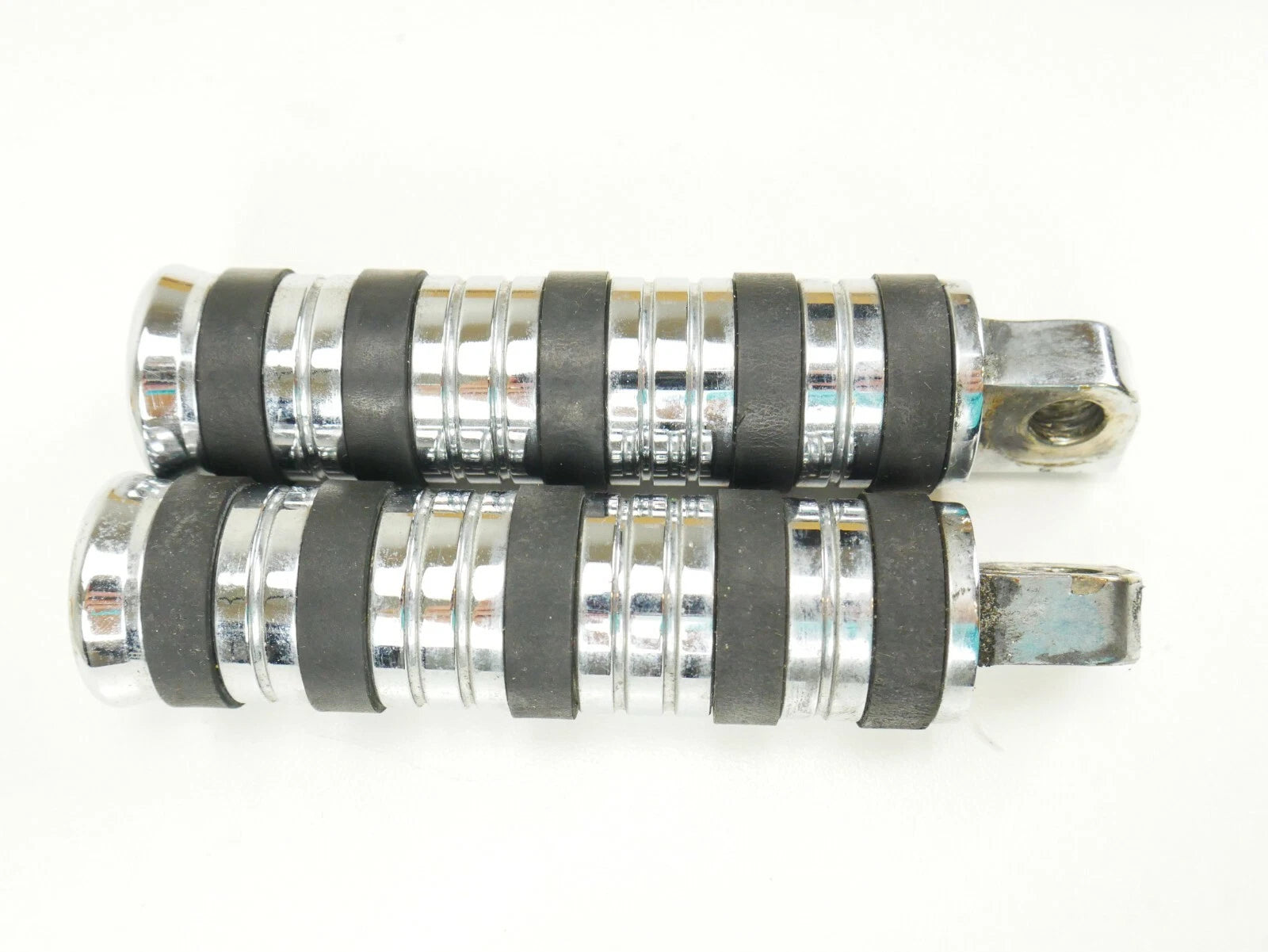 Chrome Rubber O-Ring Grip Pegs for Harley Davidson (OEM)