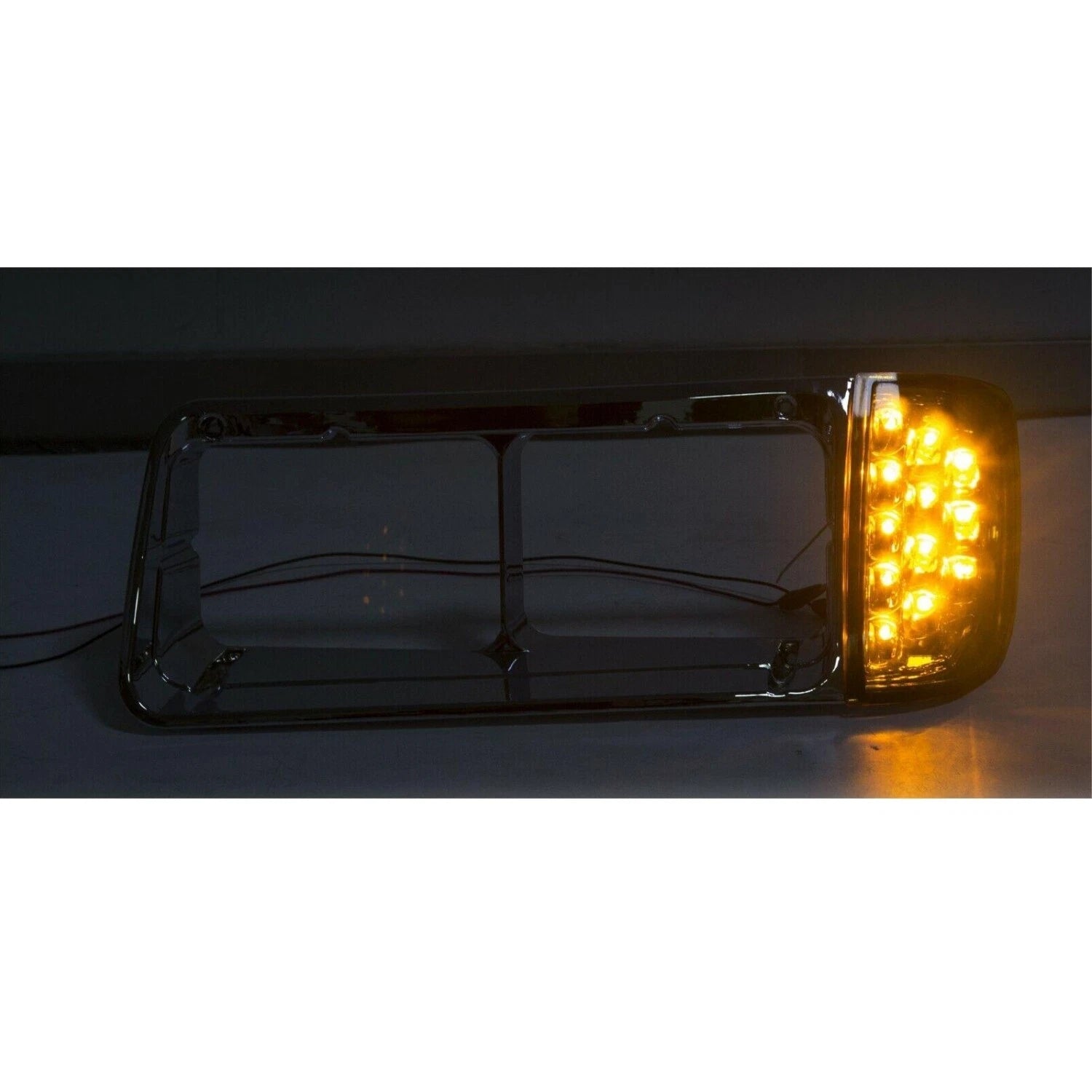 Headlight Bezel with LED Turn Signal for Freightliner FLD120