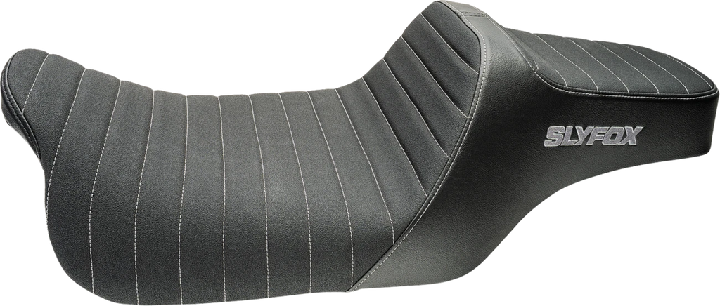 SLYFOX Highnoon Seat for FLH/FLT (2008–2024) - Vinyl, Classic Stitch, Silver Logo