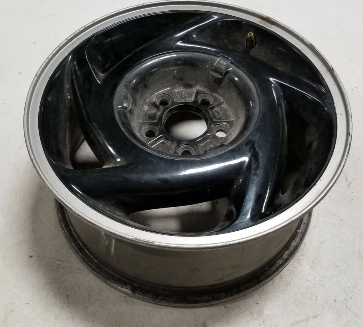16 x 7.5 Wheel for Thunderbird SC Super Coupe (1990) Grade B1