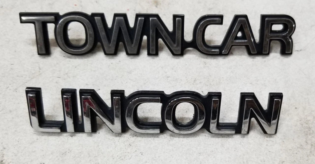 Trunk Emblem Kit for Lincoln Town Car (1990–1997)