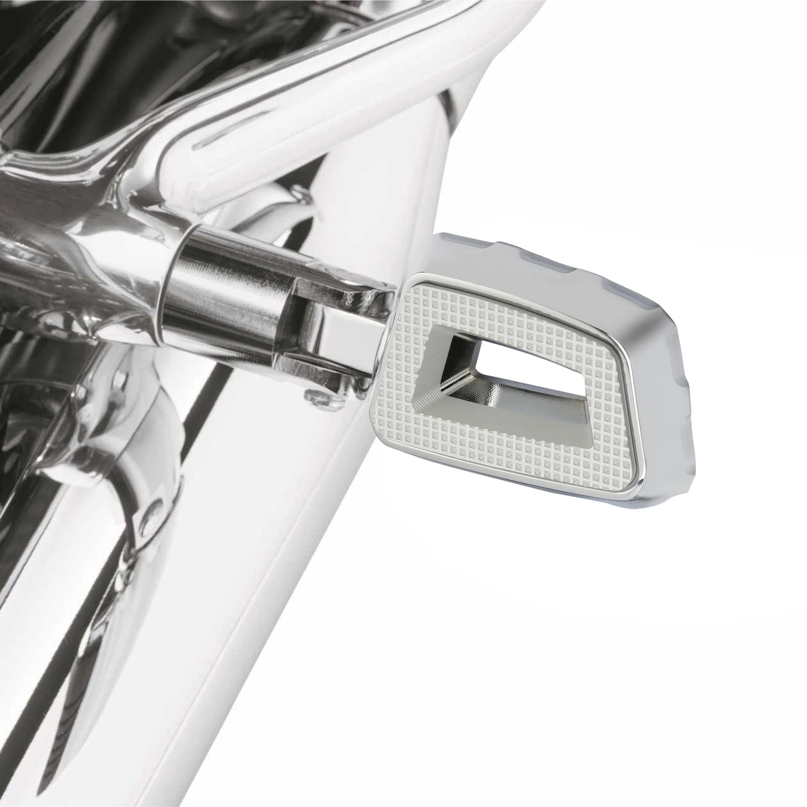 Chrome Footpegs for Harley Softail Fat Bob Low Rider Fat Boy (2018–2023)