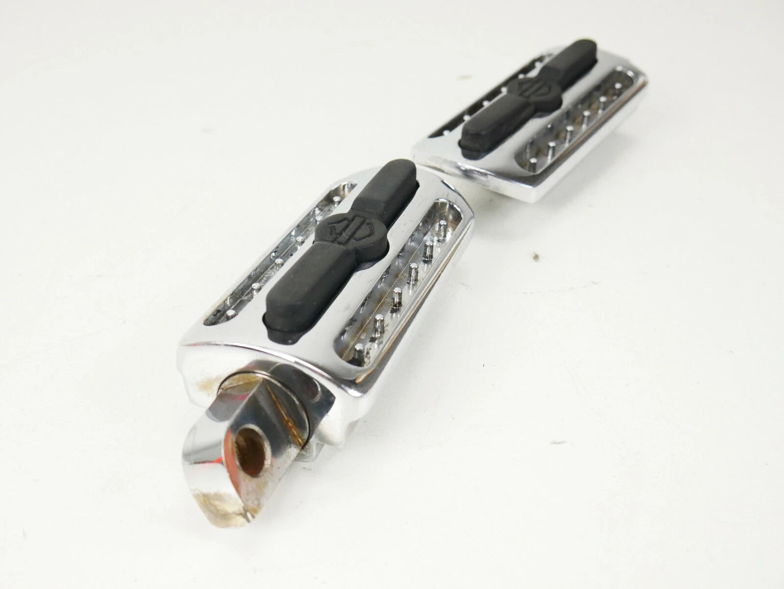 Set of 2 Chrome Crash Highway Bar Male Foot Pegs for Harley Davidson (2008–2021)