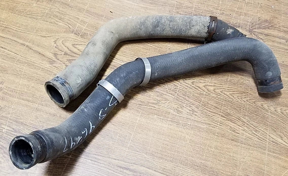 Upper and Lower Radiator Hose Set for Ford Thunderbird Cougar (1994–1997)