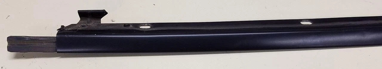Windshield Exterior Trim Front LH for Ford Thunderbird (1989–1997)