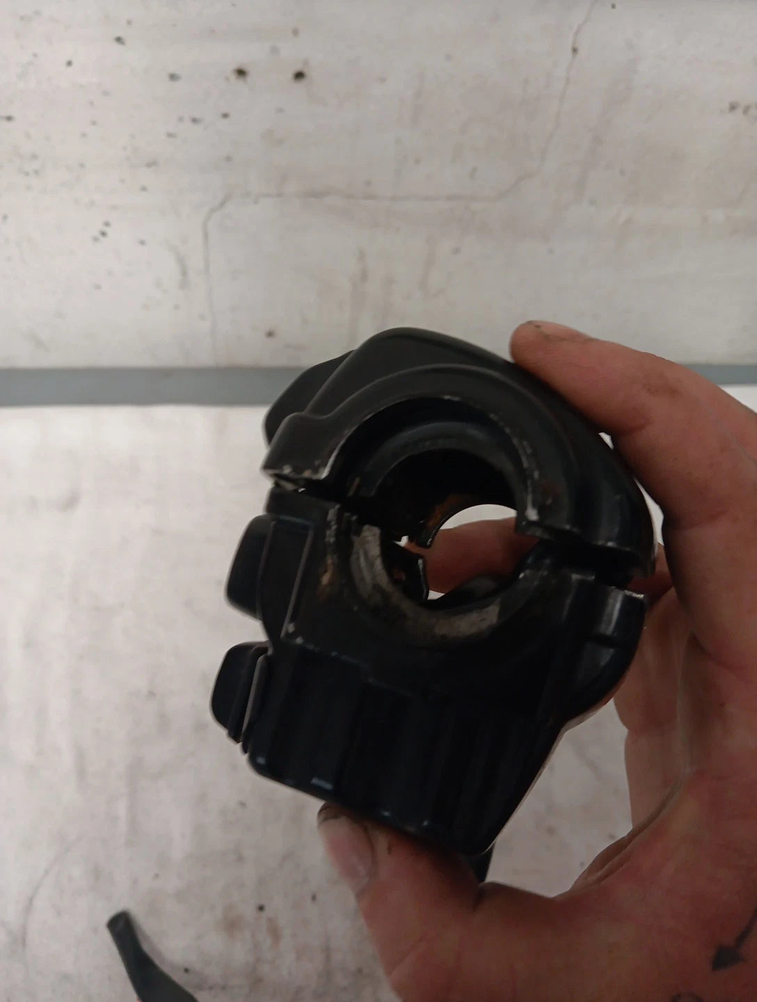 Right Side Handlebar Switch Housing for Harley-Davidson Road King (2007)