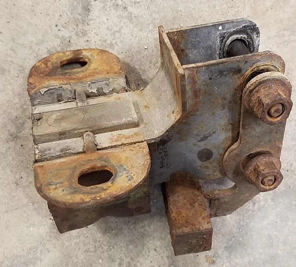 Differential Carrier Rear Mount for Lincoln Mark VIII (1993–1998)