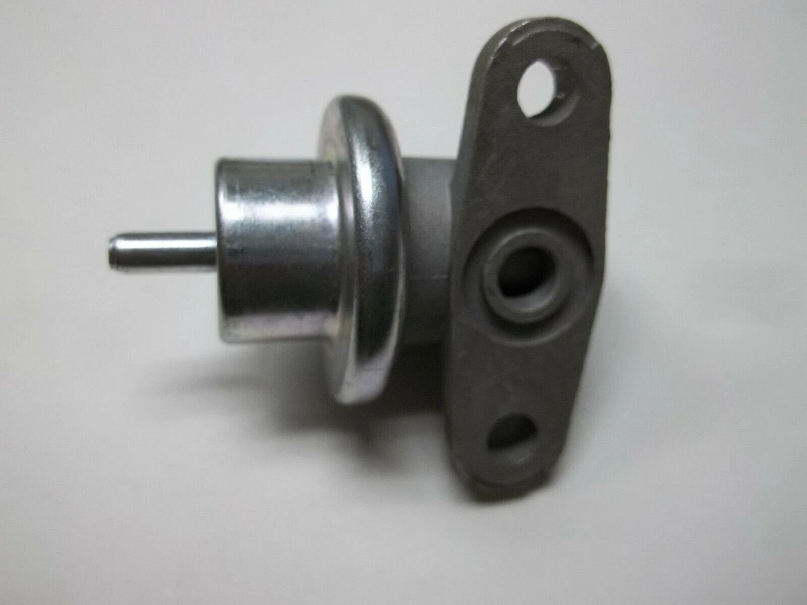 Fuel Pressure Regulator for MerCruiser 350 377 5.0 5.7 6.2 7.4 454 4.3 (807952A1)