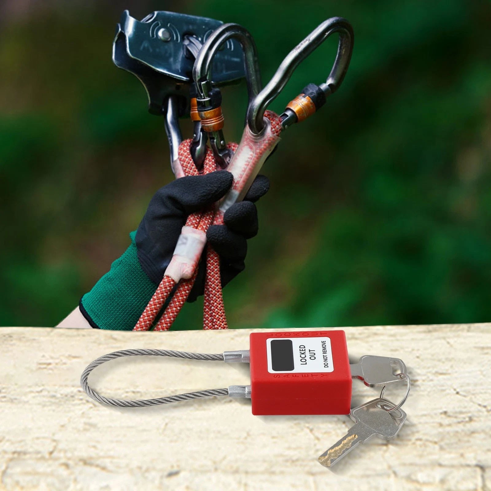 Ergonomic Safety Lock with 2 Keys for Universal Use