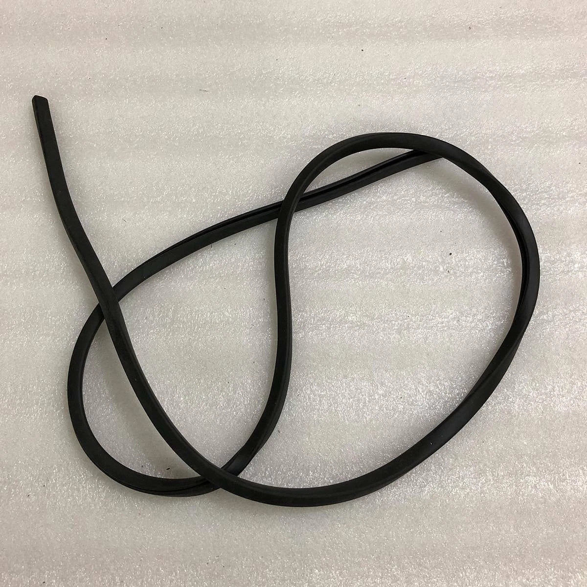 Rubber Speedometer Fairing Trim Seal for Harley Street Electra Glide (1996–2013)