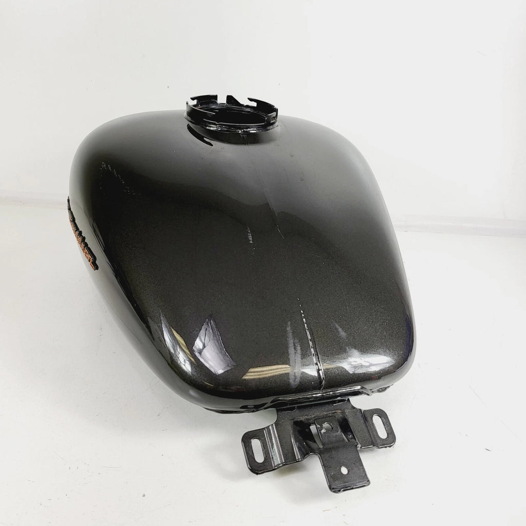 6 Gal Gas Fuel Tank for Harley-Davidson Touring (2008–2023) Silver Flux Black Fuse
