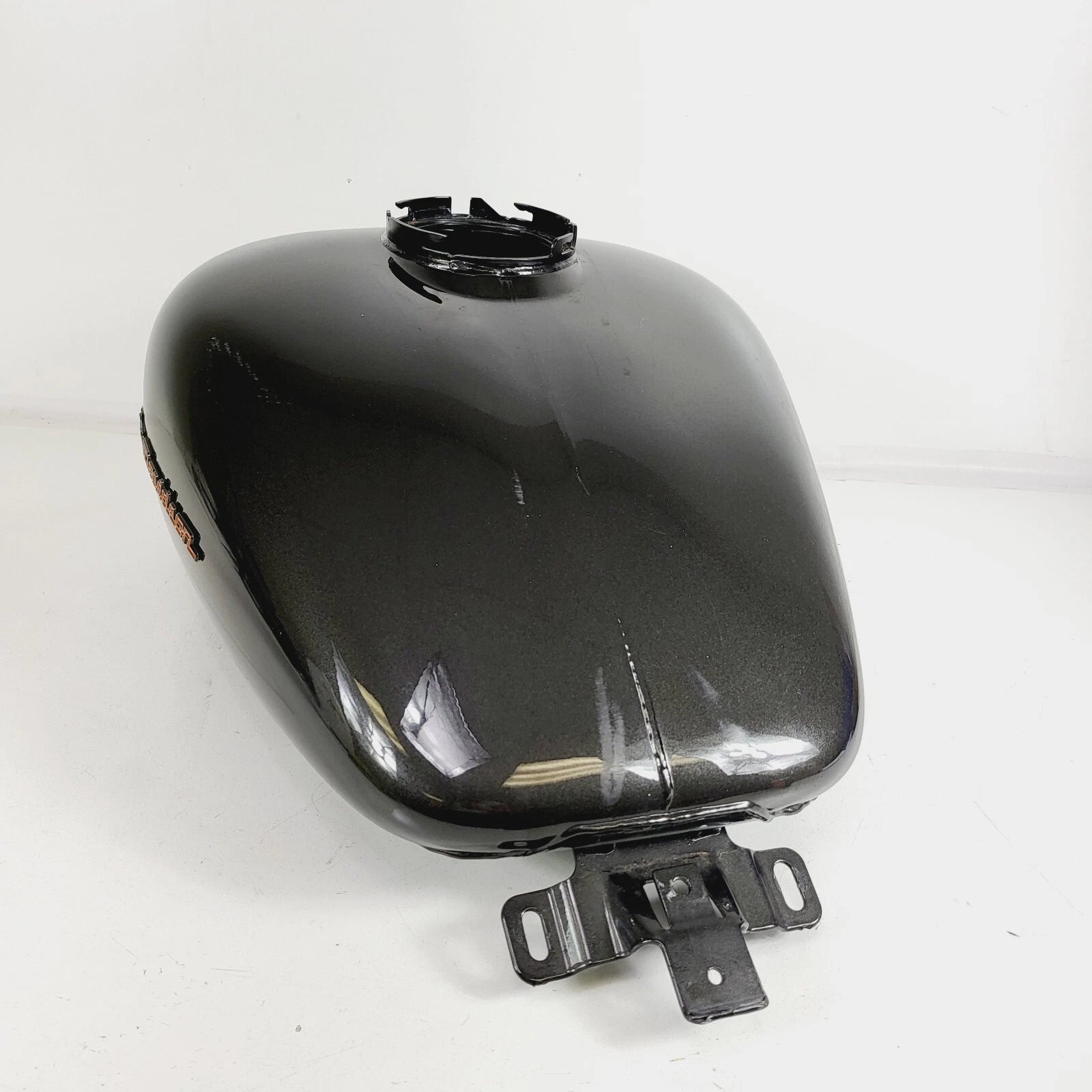 6 Gal Gas Fuel Tank for Harley-Davidson Touring (2008–2023) Silver Flux Black Fuse