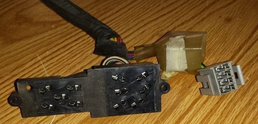 Door Switch Harness Pigtail LH for Ford Thunderbird Cougar (1989–1993)